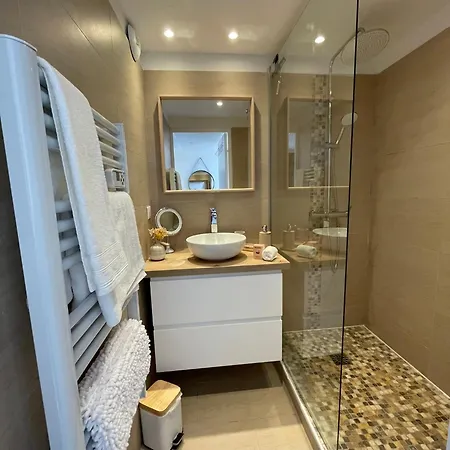 Duplex En Bord De Avec Piscine Et Parking Apartment