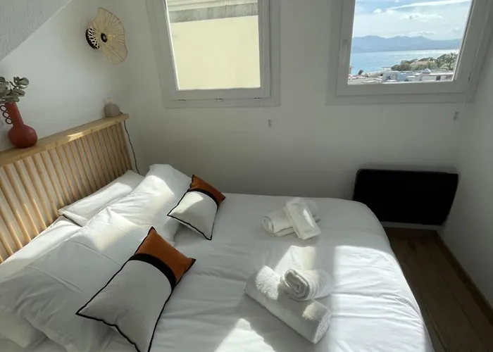 Duplex En Bord De Avec Piscine Et Parking *
